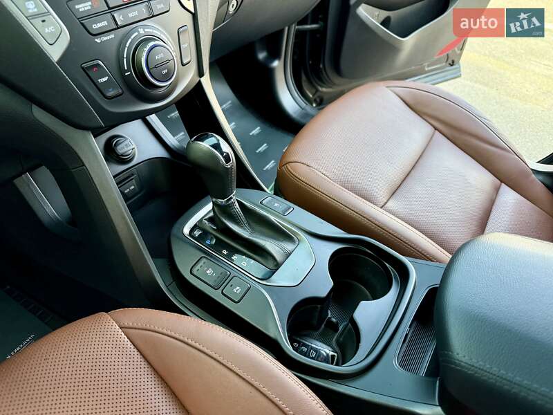 Внедорожник / Кроссовер Hyundai Grand Santa Fe 2015 в Киеве