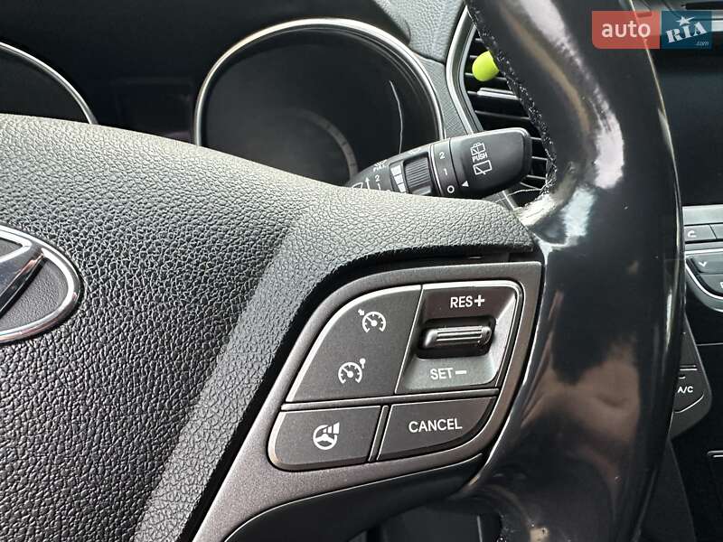 Внедорожник / Кроссовер Hyundai Grand Santa Fe 2015 в Хмельницком