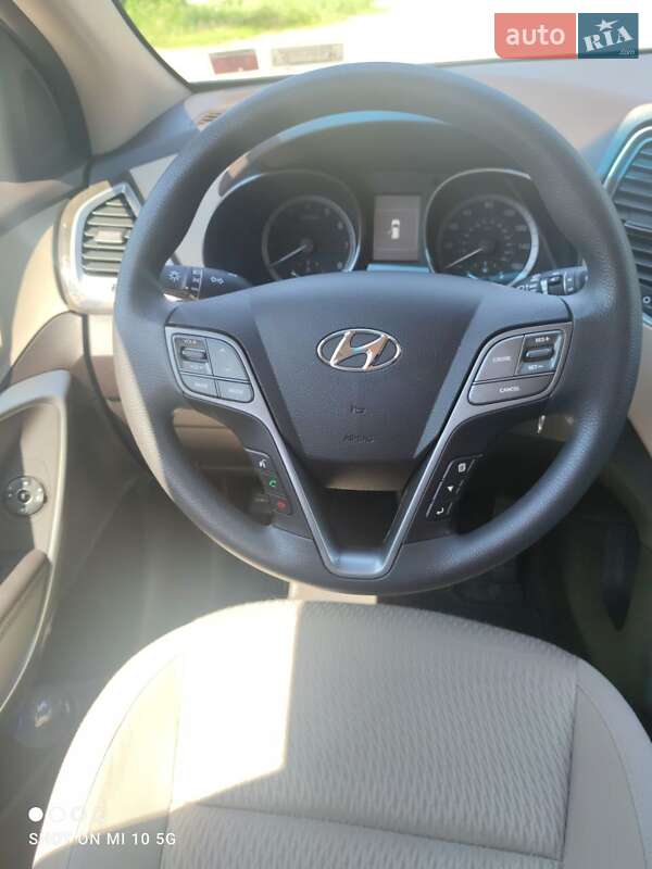 Внедорожник / Кроссовер Hyundai Grand Santa Fe 2016 в Киеве фото 16 Внедорожник / Кроссовер Hyundai Grand Santa Fe 2016 в Киеве