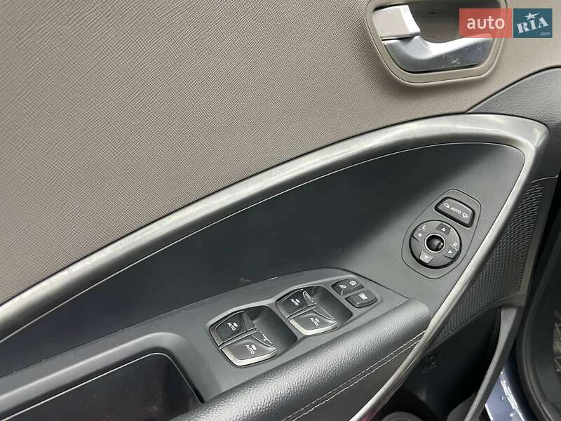 Внедорожник / Кроссовер Hyundai Grand Santa Fe 2018 в Черновцах