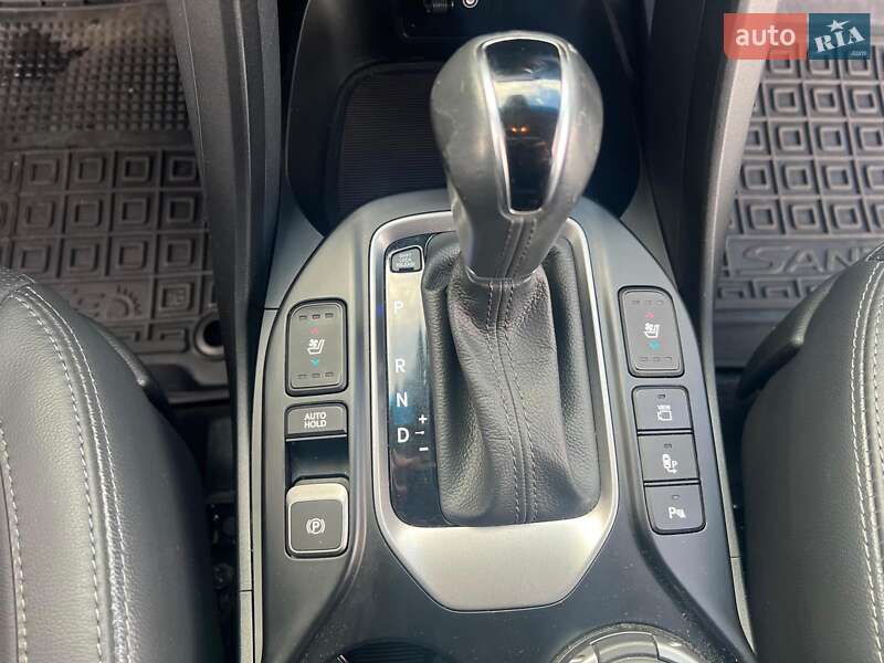 Внедорожник / Кроссовер Hyundai Grand Santa Fe 2019 в Львове