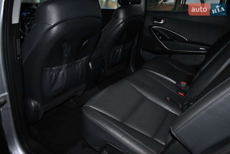 Внедорожник / Кроссовер Hyundai Grand Santa Fe 2017 в Ровно