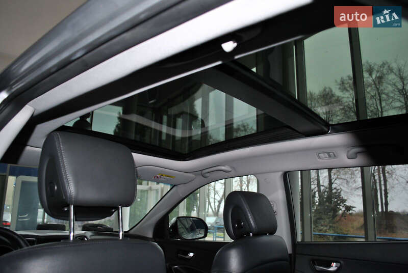 Внедорожник / Кроссовер Hyundai Grand Santa Fe 2017 в Ровно