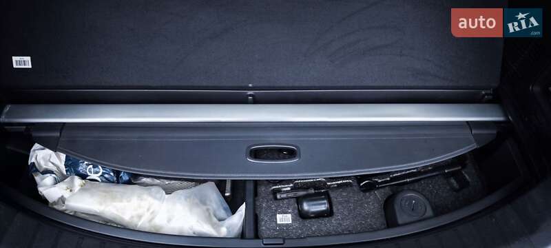 Внедорожник / Кроссовер Hyundai Grand Santa Fe 2016 в Черновцах