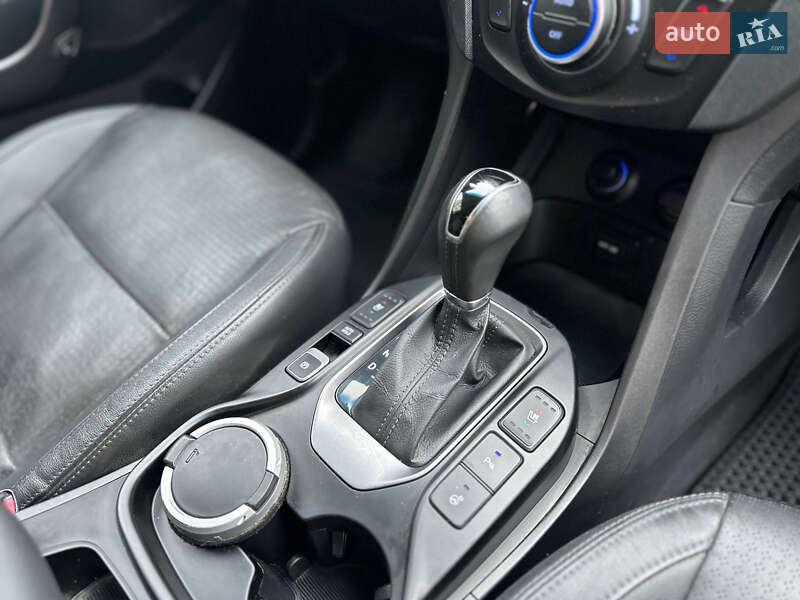 Внедорожник / Кроссовер Hyundai Grand Santa Fe 2015 в Ивано-Франковске