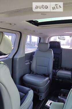 Минивэн Hyundai Grand Starex 2014 в Днепре