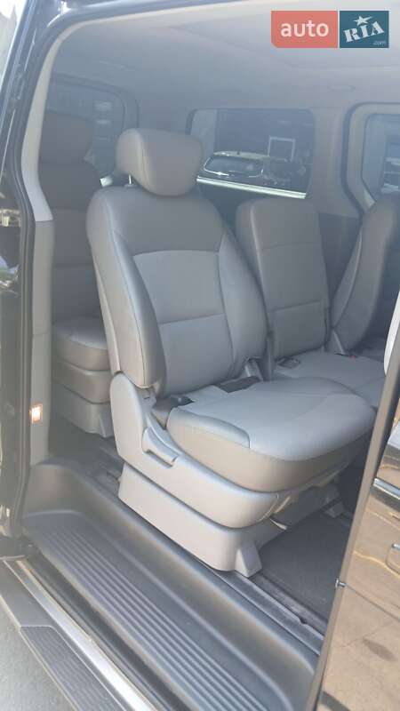 Минивэн Hyundai Grand Starex 2010 в Николаеве