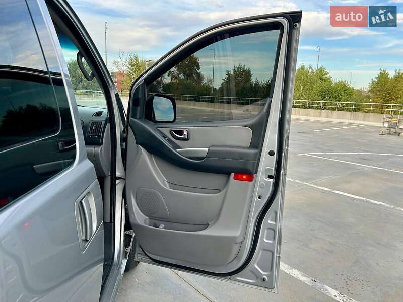 Минивэн Hyundai Grand Starex 2017 в Киеве фото 32 Минивэн Hyundai Grand Starex 2017 в Киеве