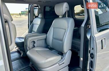 Минивэн Hyundai Grand Starex 2017 в 