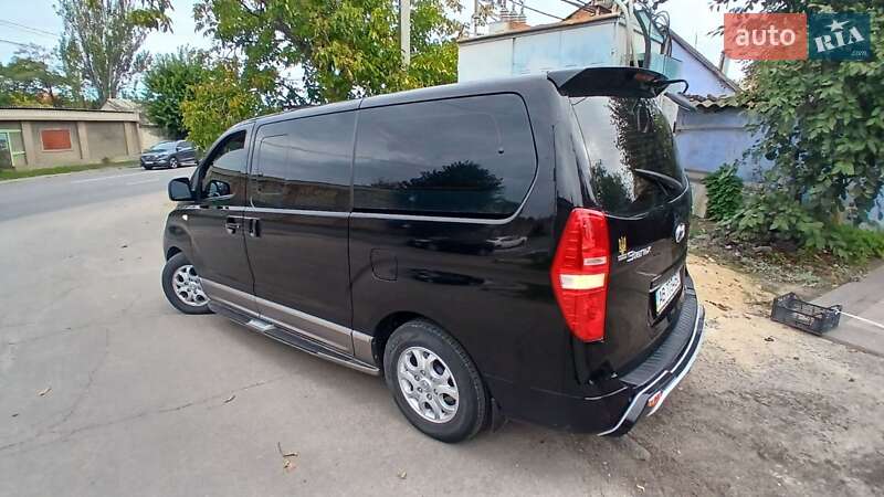 Минивэн Hyundai Grand Starex 2010 в Николаеве