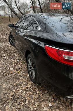 Седан Hyundai Grandeur 2012 в 