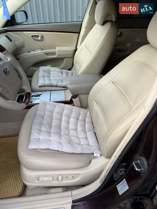 Седан Hyundai Grandeur 2007 в Вижнице