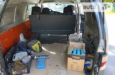 Мінівен Hyundai H-1 2000 в 