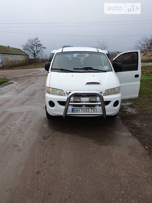 Минивэн Hyundai H-1 2006 в 