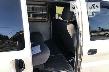 Грузопассажирский фургон Hyundai H-1 2004 в 