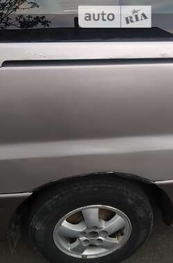 Минивэн Hyundai H-1 2006 в 