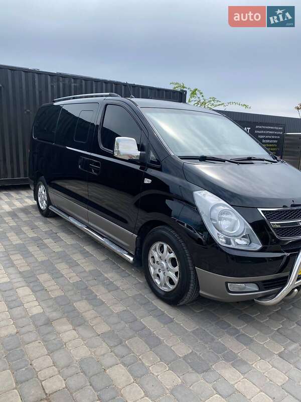 Минивэн Hyundai H-1 2012 в Южном