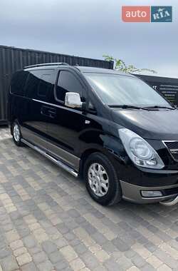 Минивэн Hyundai H-1 2012 в 