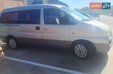 Минивэн Hyundai H-1 2006 в 