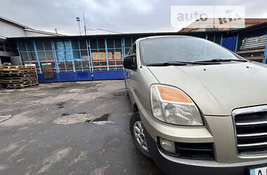Минивэн Hyundai H-1 2007 в 