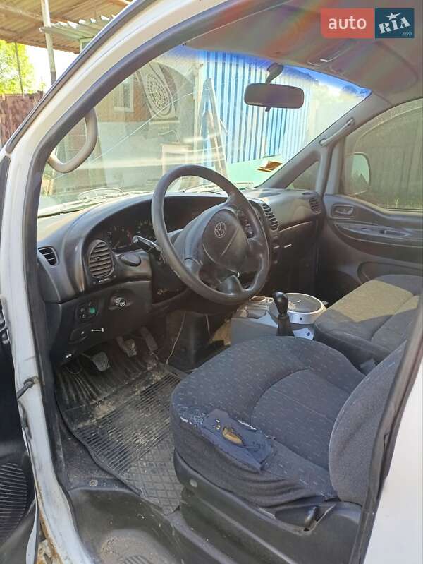 Мінівен Hyundai H-1 1999 в Харкові