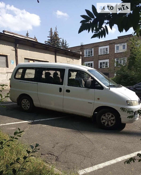 Грузопассажирский фургон Hyundai H-1 2005 в Бершади