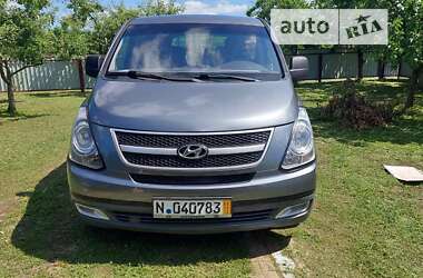 Мінівен Hyundai H-1 2011 в Чернігові