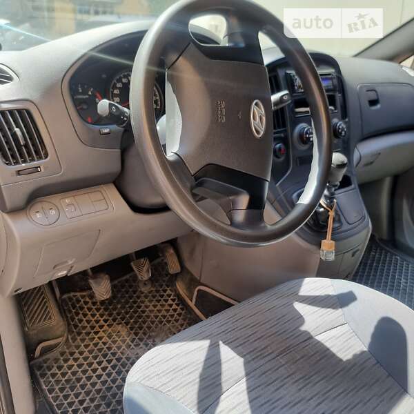 Грузовой фургон Hyundai H-1 2012 в Киеве