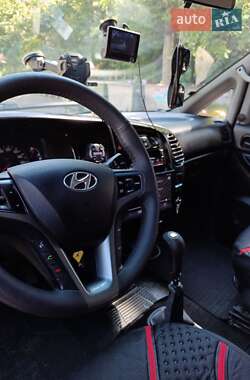 Мінівен Hyundai H-1 2001 в Дніпрі