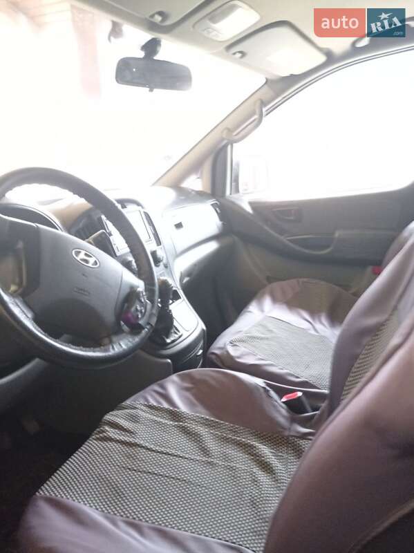 Мінівен Hyundai H-1 2013 в Хусті