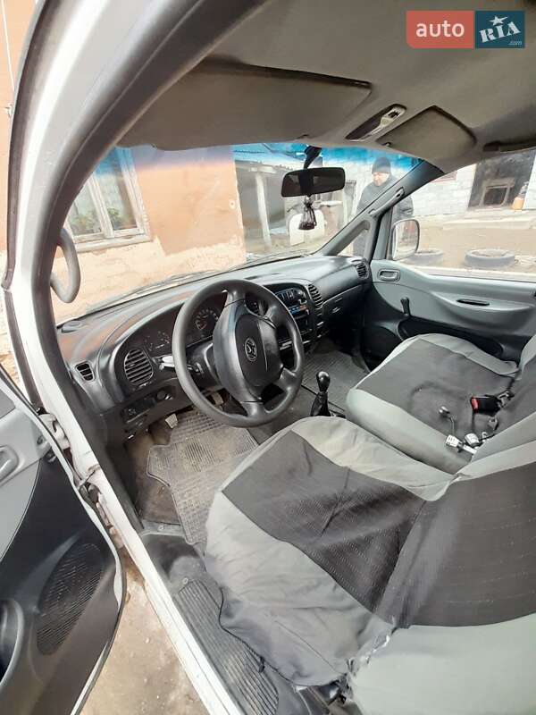 Мінівен Hyundai H-1 2004 в Львові