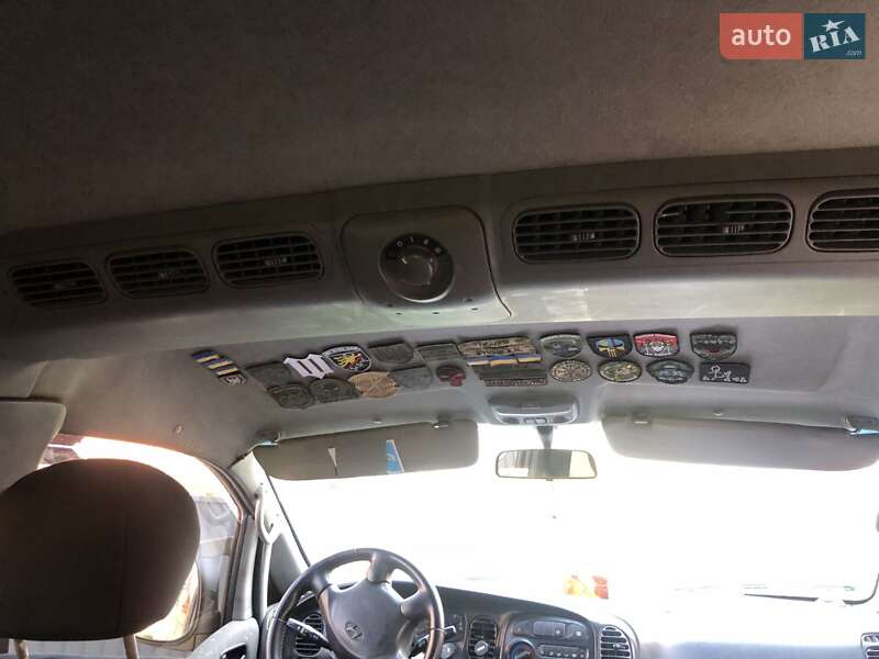 Минивэн Hyundai H-1 2000 в Петропавловке