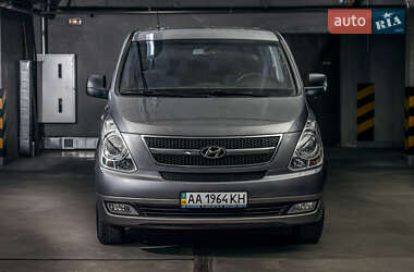 Минивэн Hyundai H-1 2010 в Киеве