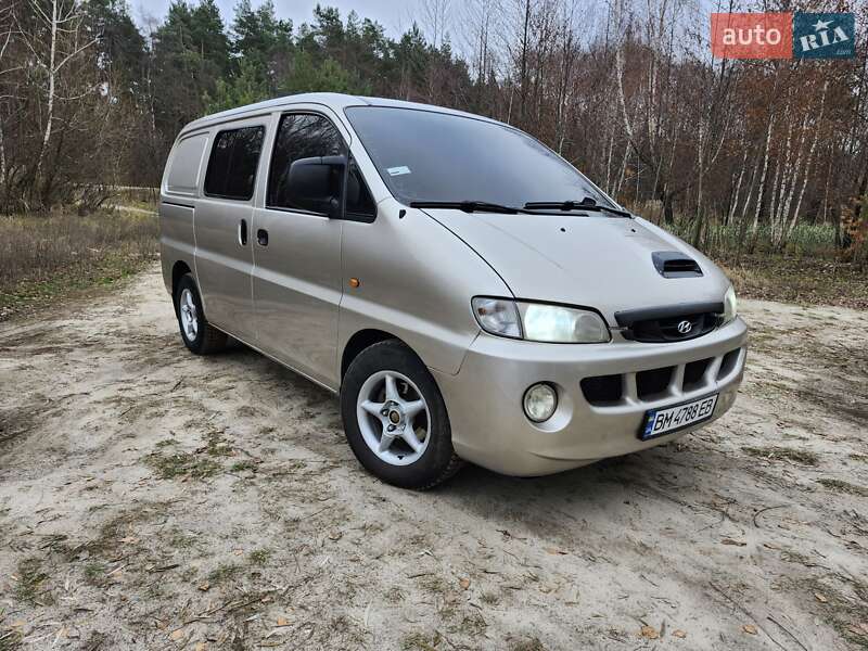 Hyundai H-1 2004