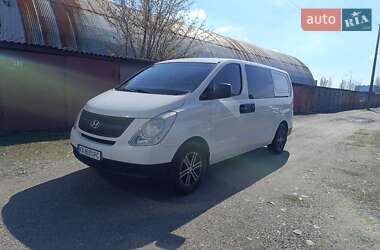 Минивэн Hyundai H-1 2011 в 