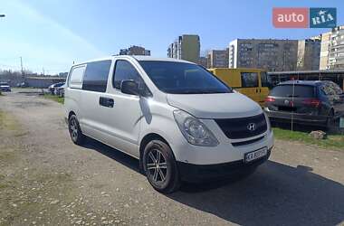 Минивэн Hyundai H-1 2011 в 