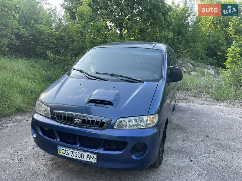 Минивэн Hyundai H-1 2005 в 