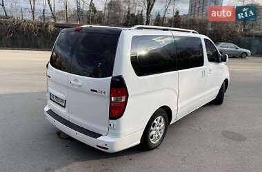 Минивэн Hyundai H-1 2008 в 