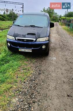 Минивэн Hyundai H-1 2000 в Черноморске