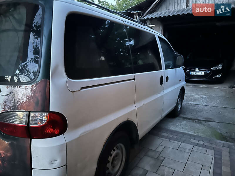 Минивэн Hyundai H-1 2000 в Хусте фото 7 Минивэн Hyundai H-1 2000 в Хусте