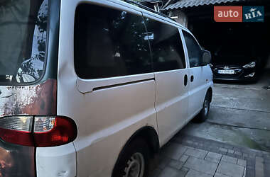Минивэн Hyundai H-1 2000 в 