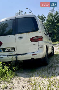 Вантажопасажирський фургон Hyundai H-1 2000 в 