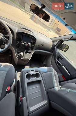 Грузовой фургон Hyundai H-1 2009 в 