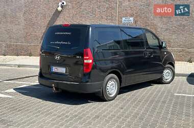 Минивэн Hyundai H-1 2011 в 