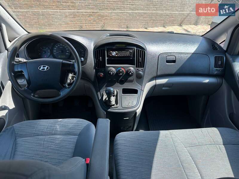 Мінівен Hyundai H-1 2011 в Одесі