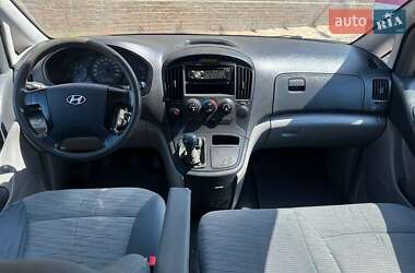 Минивэн Hyundai H-1 2011 в 