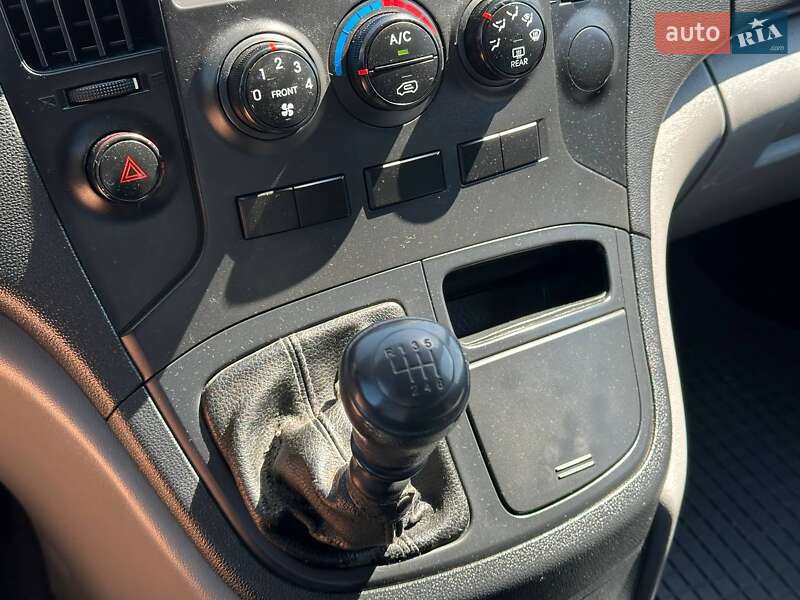 Мінівен Hyundai H-1 2011 в Одесі