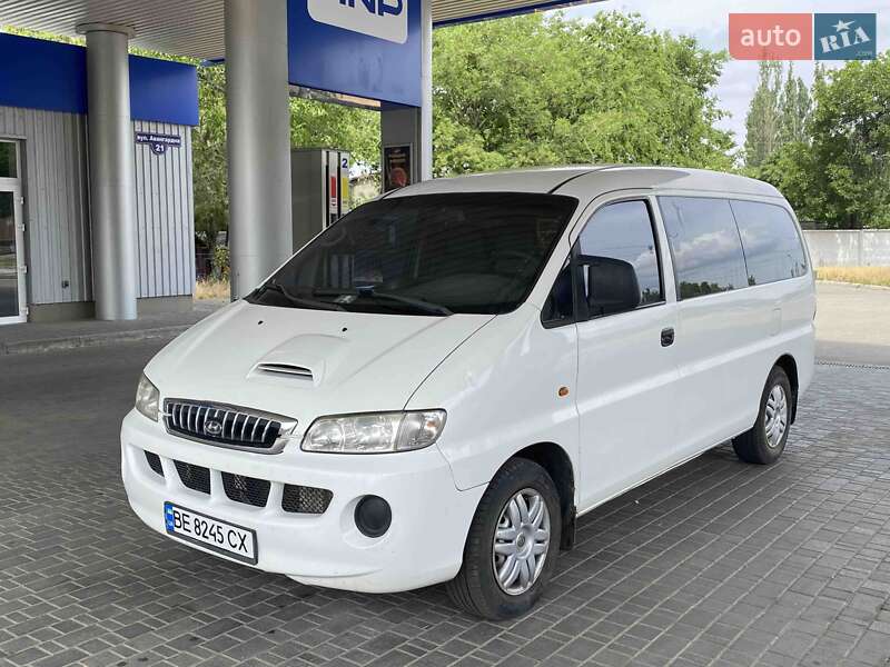 Минивэн Hyundai H-1 2007 в 