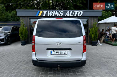 Минивэн Hyundai H-1 2008 в 