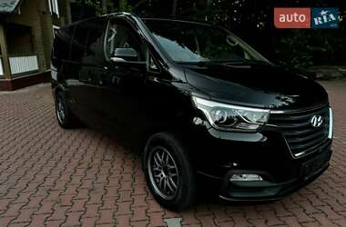 Минивэн Hyundai H-1 2019 в 